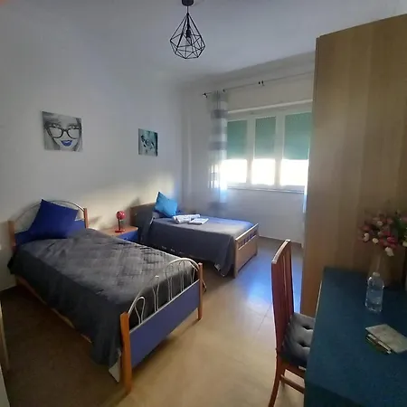 Silvia's House דירה